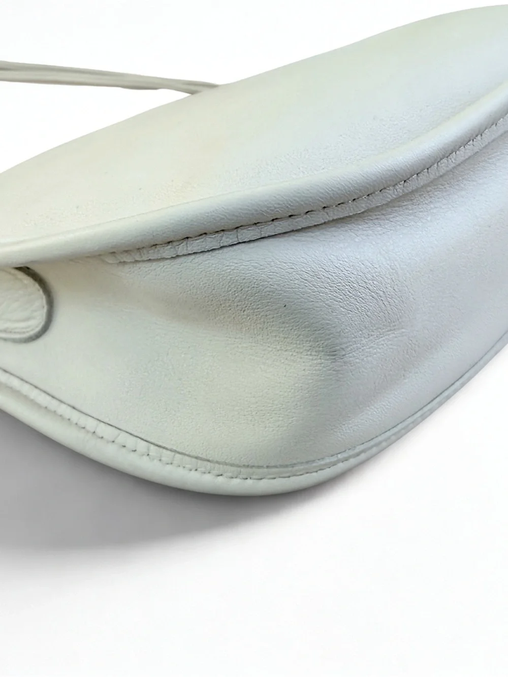 VINTAGE Coach Style 1863 | Bone White Leather | Excellent Condition